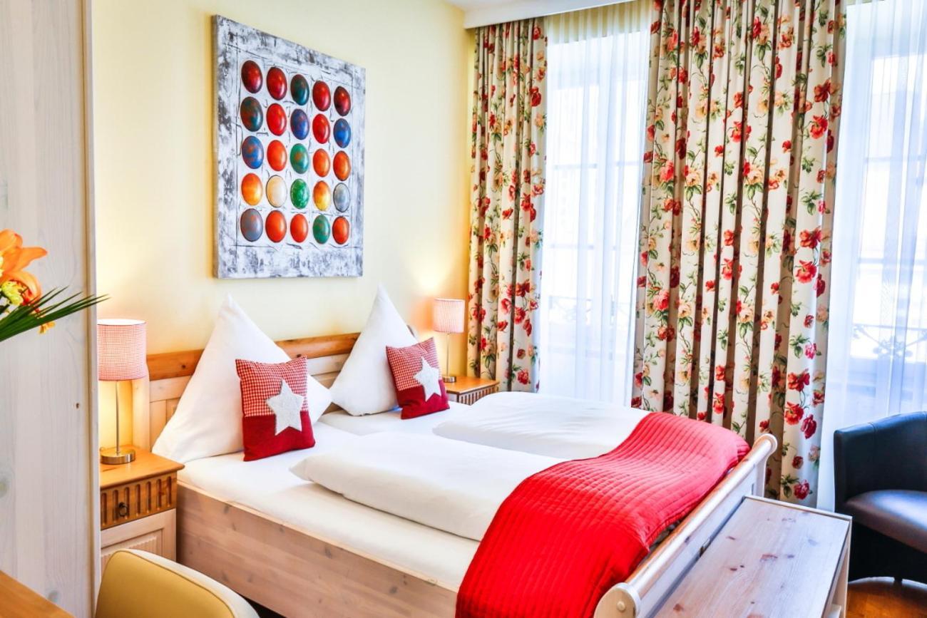Hotel Zum Goldenen Loewen Baden-Baden Chambre photo
