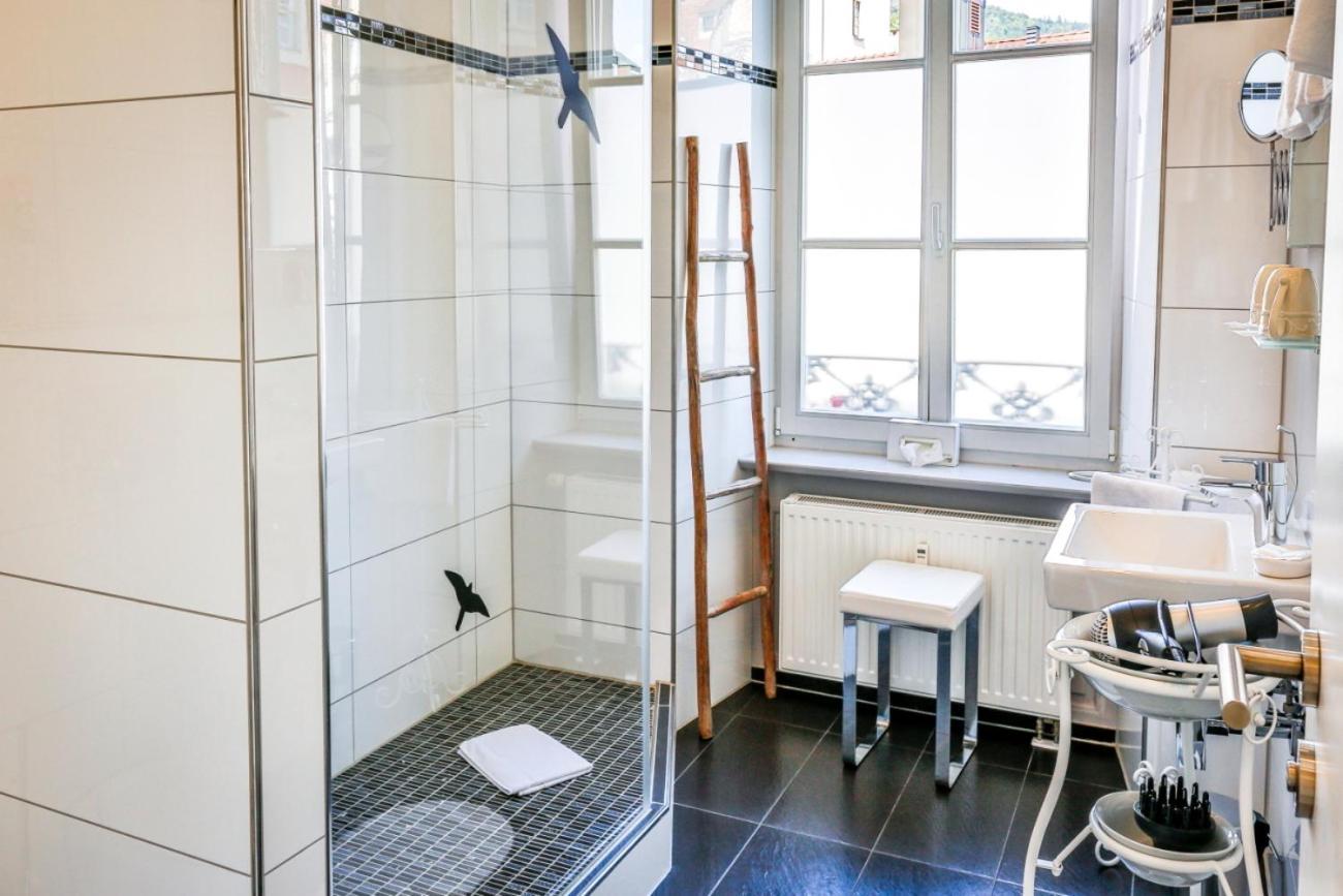 Hotel Zum Goldenen Loewen Baden-Baden Chambre photo