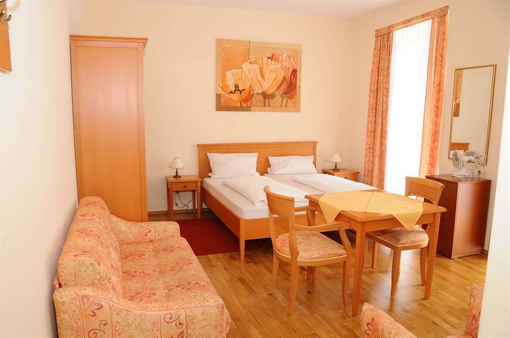 Hotel Zum Goldenen Loewen Baden-Baden Extérieur photo